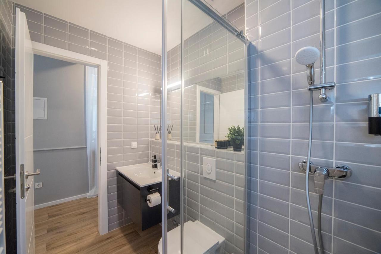 Imperial P, 2nd Floor Apartment *